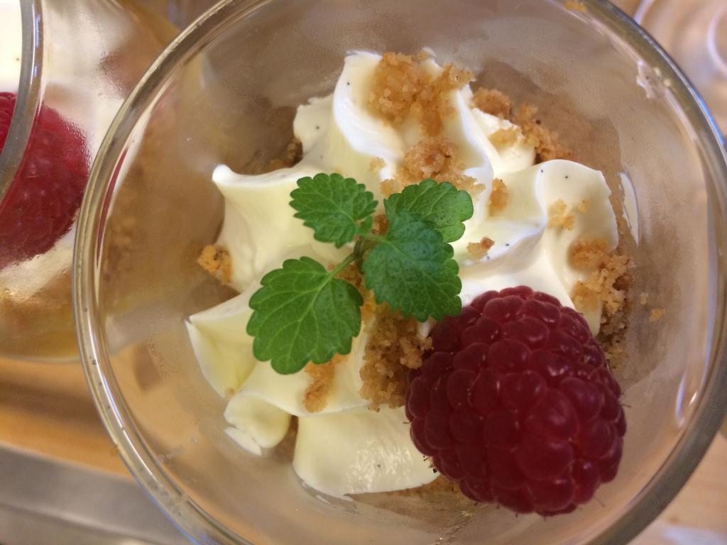 Brekke  Brekkestranda Fjordhotel מראה חיצוני תמונה