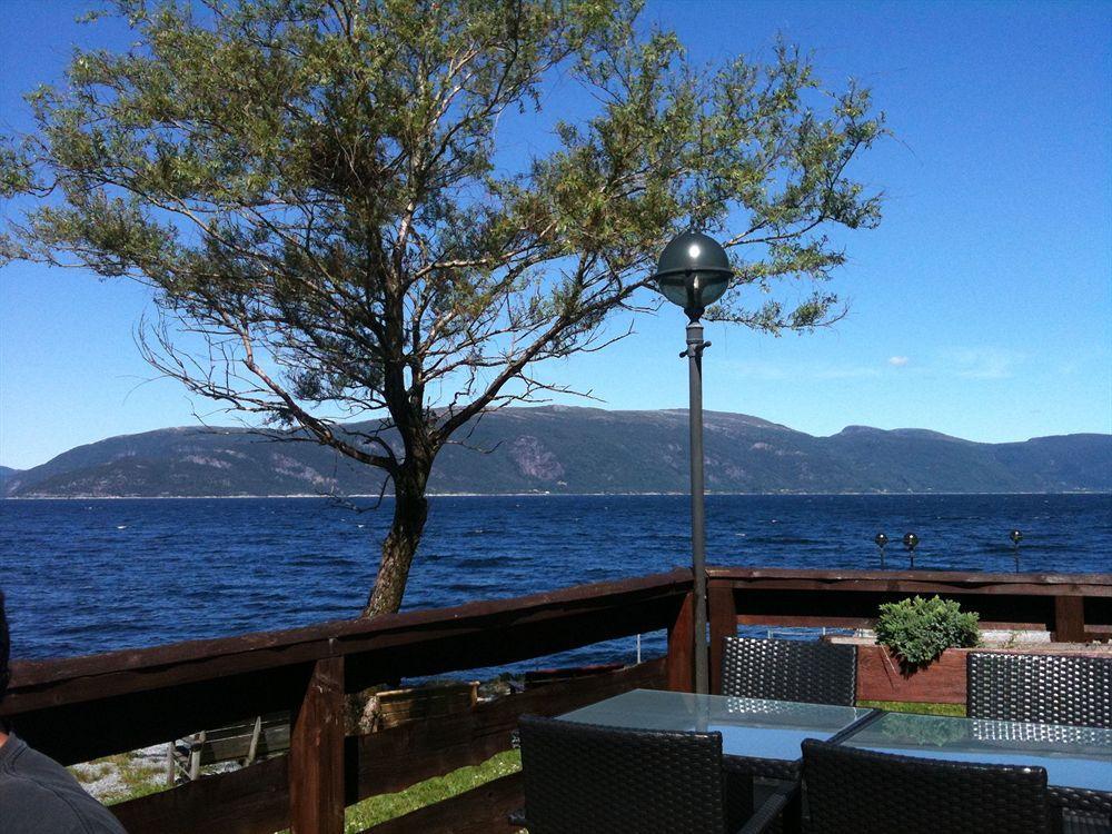 Brekke  Brekkestranda Fjordhotel מראה חיצוני תמונה