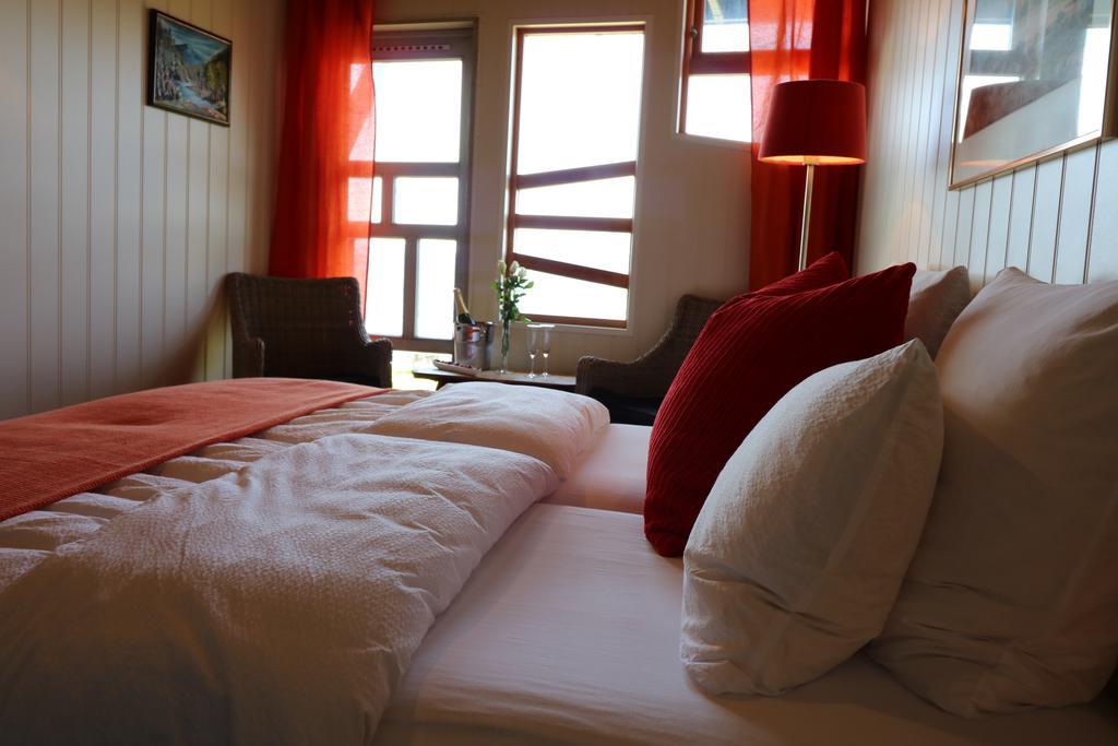 Brekke  Brekkestranda Fjordhotel מראה חיצוני תמונה