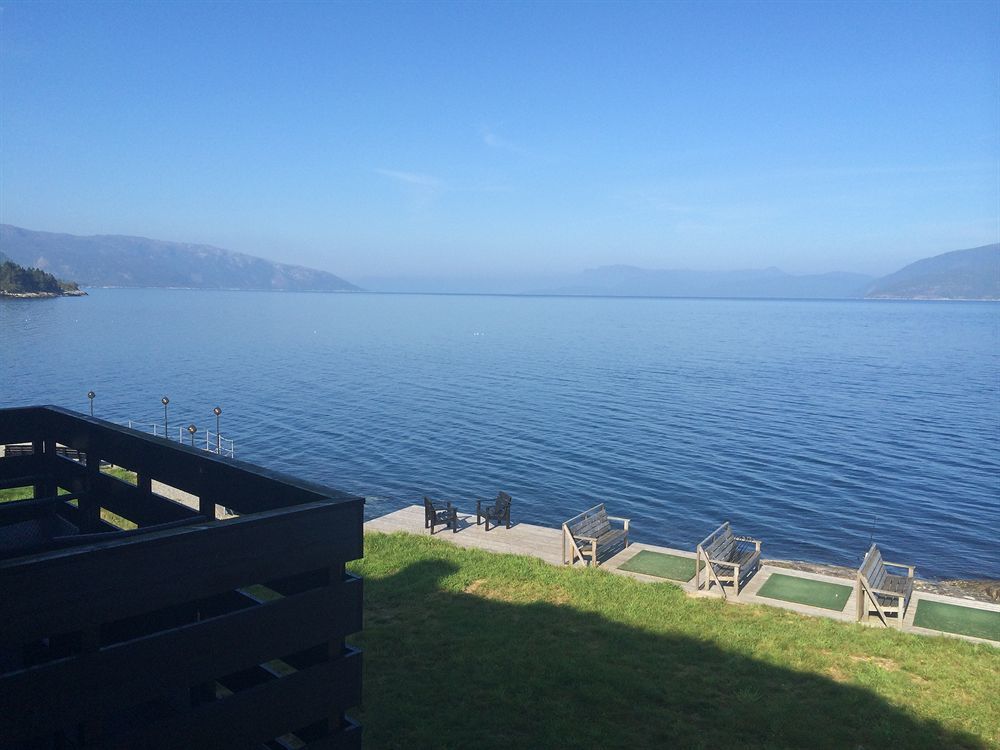 Brekke  Brekkestranda Fjordhotel מראה חיצוני תמונה
